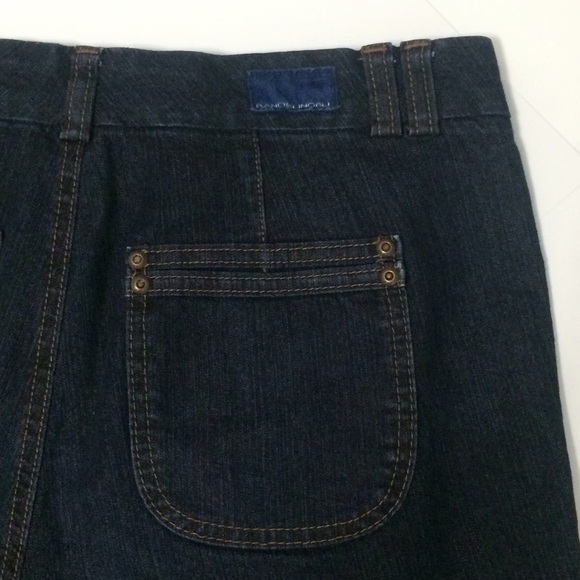 BANDOLINO Dark Denim Shorts | Size 6 - Picture 4 of 14